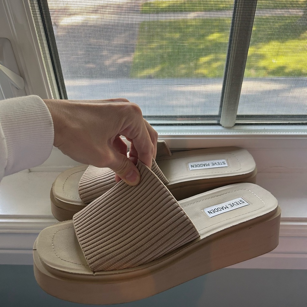 Women's Tan Slide Sandals